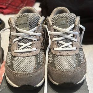 Grey infants 999V5 size 7